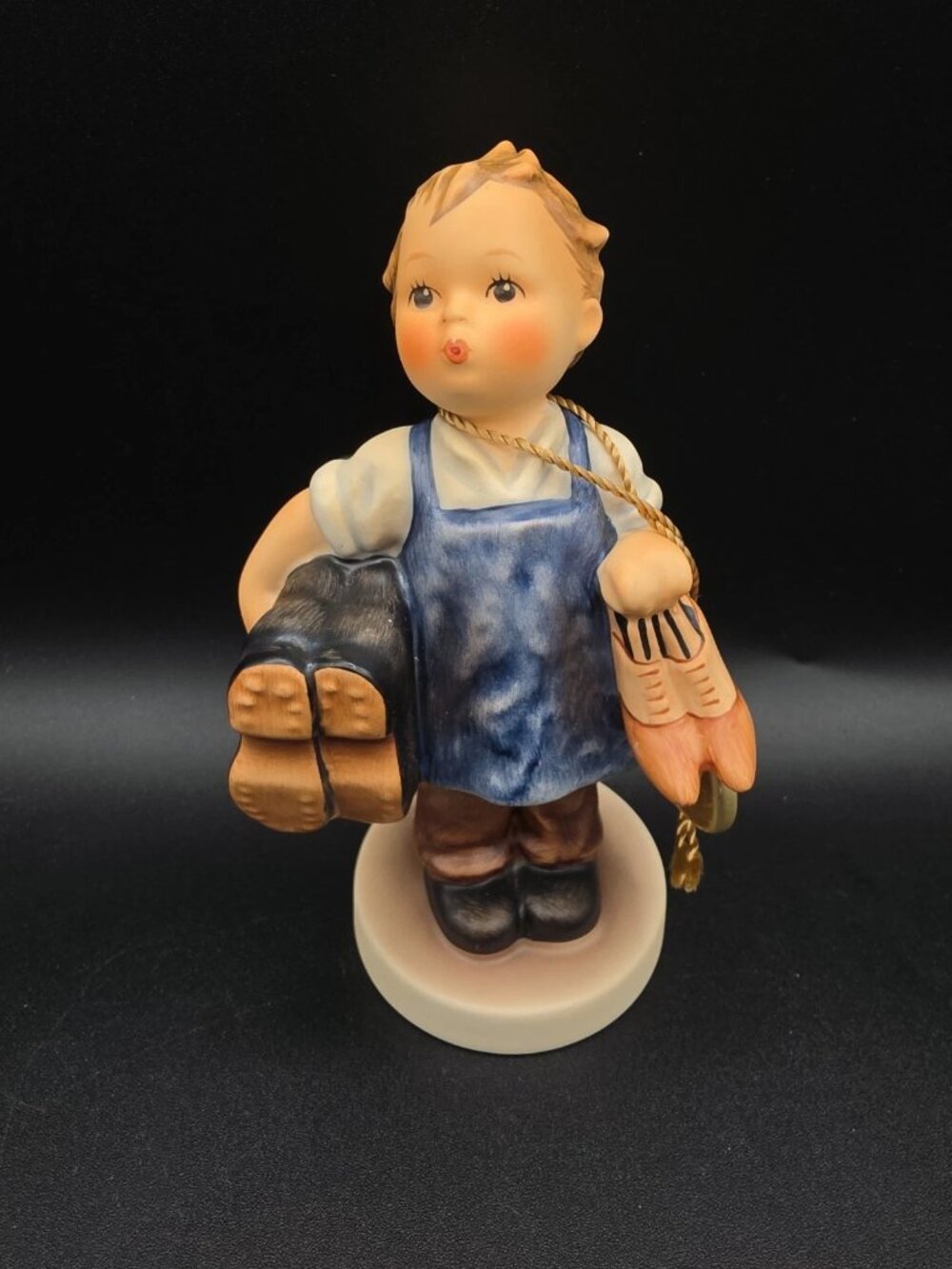 Hummel Goebel Figurine Boots 143/0 Made in Germany